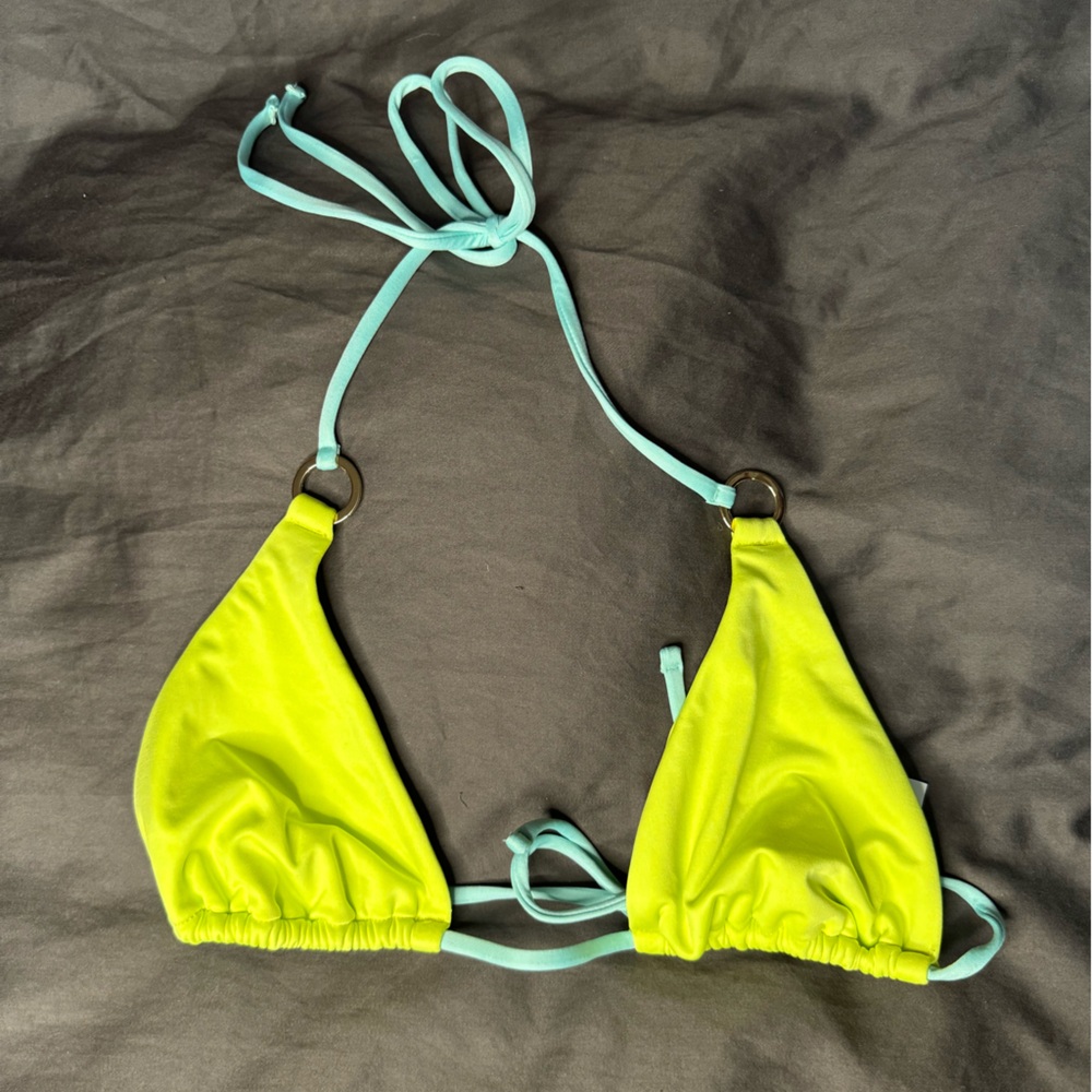 Victoria’s Secret Triangle Bikini Top in Size Extra Small